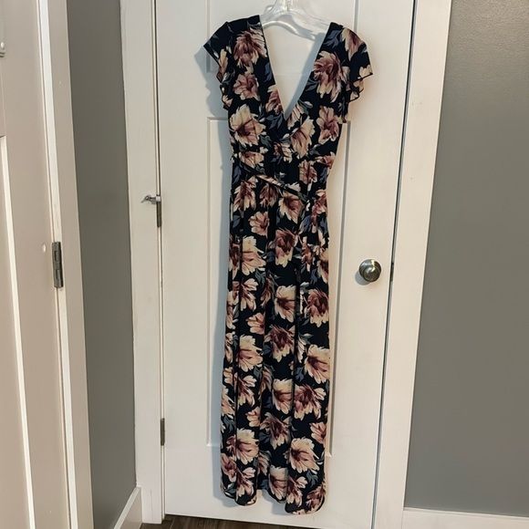 Dresses & Skirts - Navy floral dress​​​​​​​​